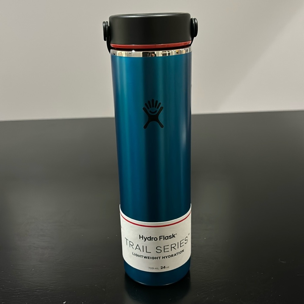 Hydro Flask 24 oz. Lightweight Wide Mouth Trail Series